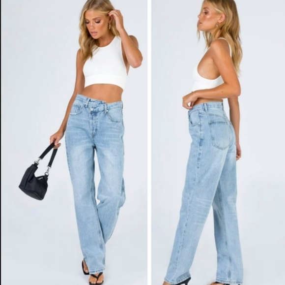 HOLLY ASYMMETRIC STRAIGHT LEG JEAN LIGHT WASH DENIM - Picture 8 of 8